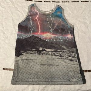 Ocean current storm tank top